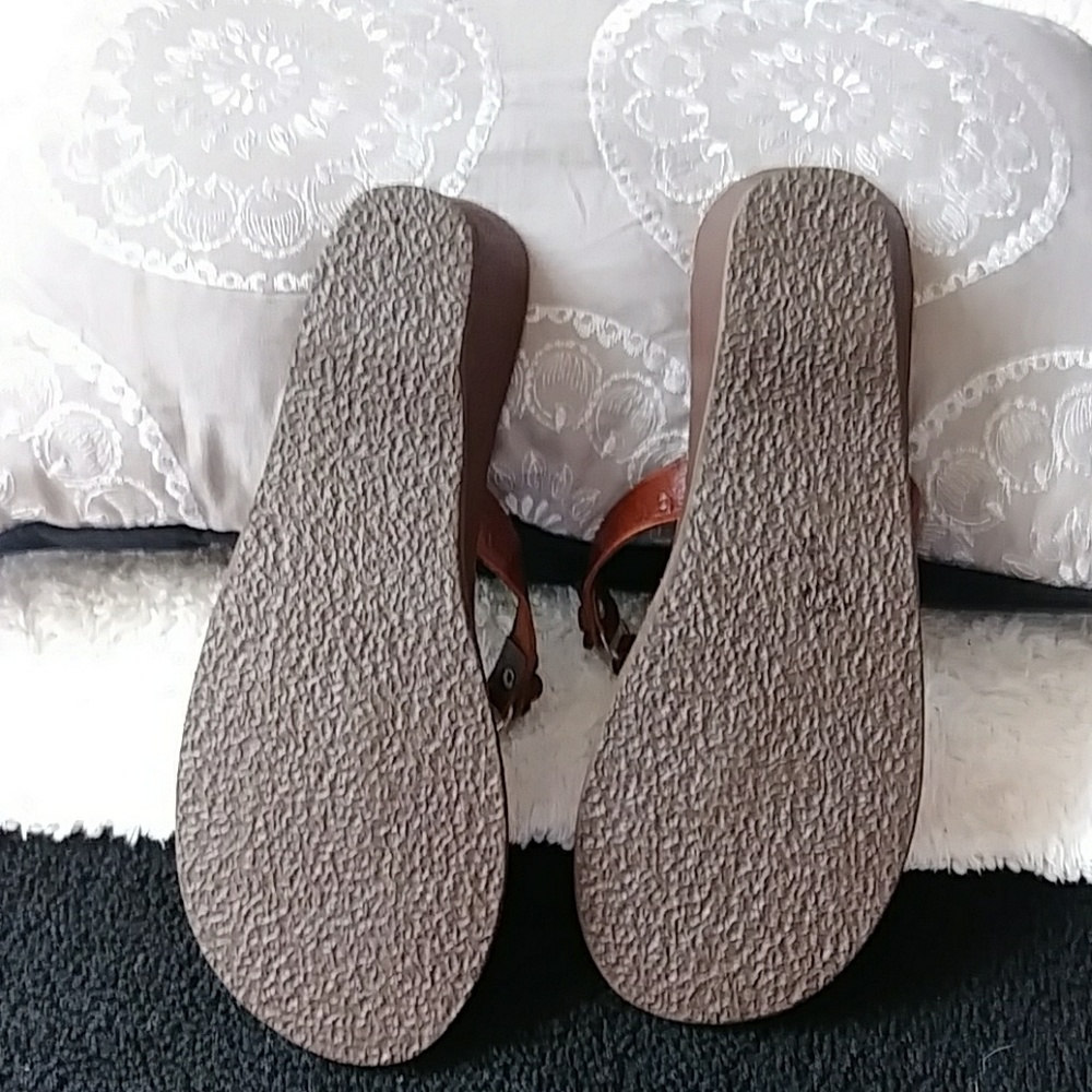 Sandals - Picture 4 of 4